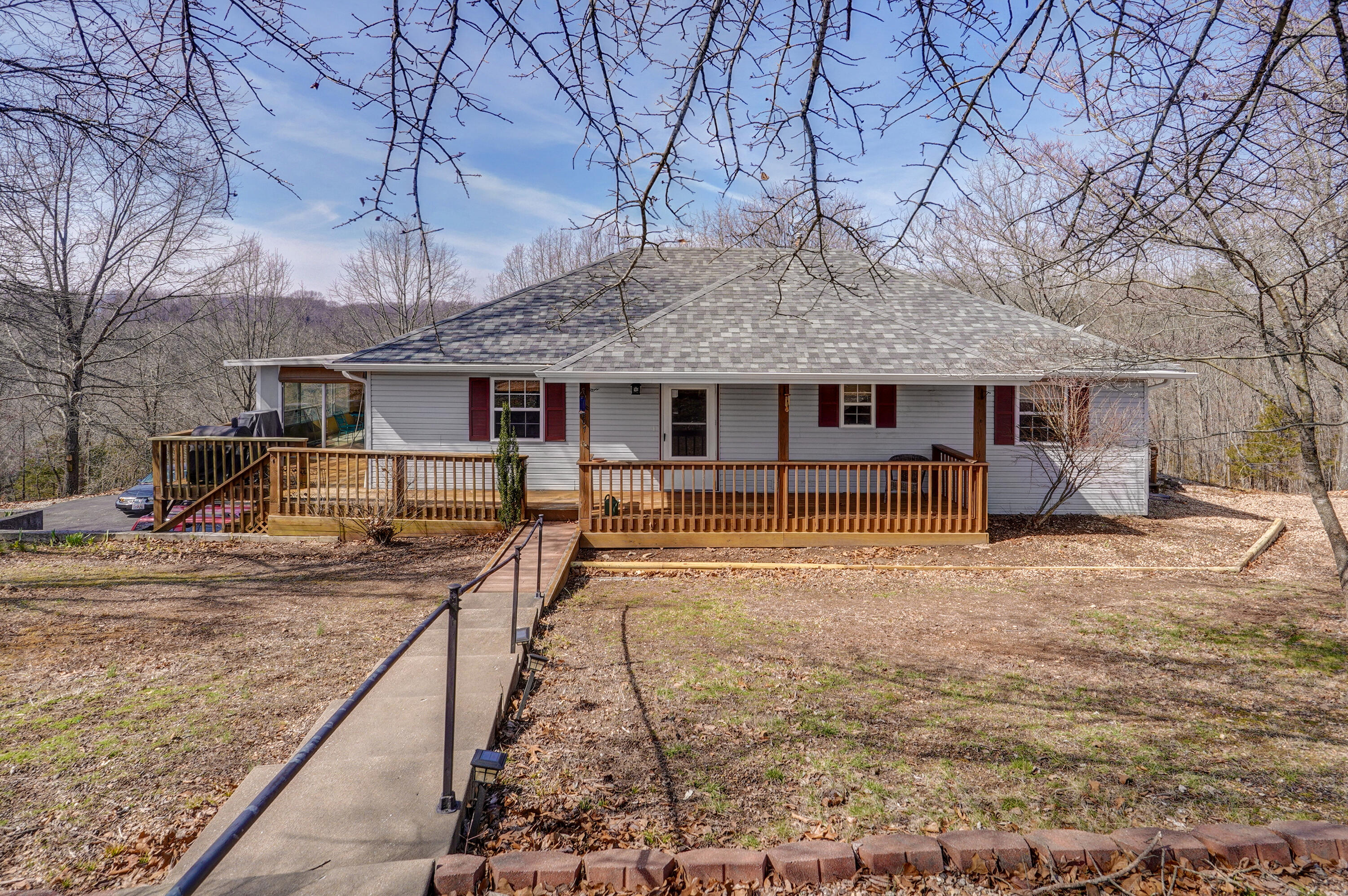 207 Redbird Drive Spokane, MO 65754