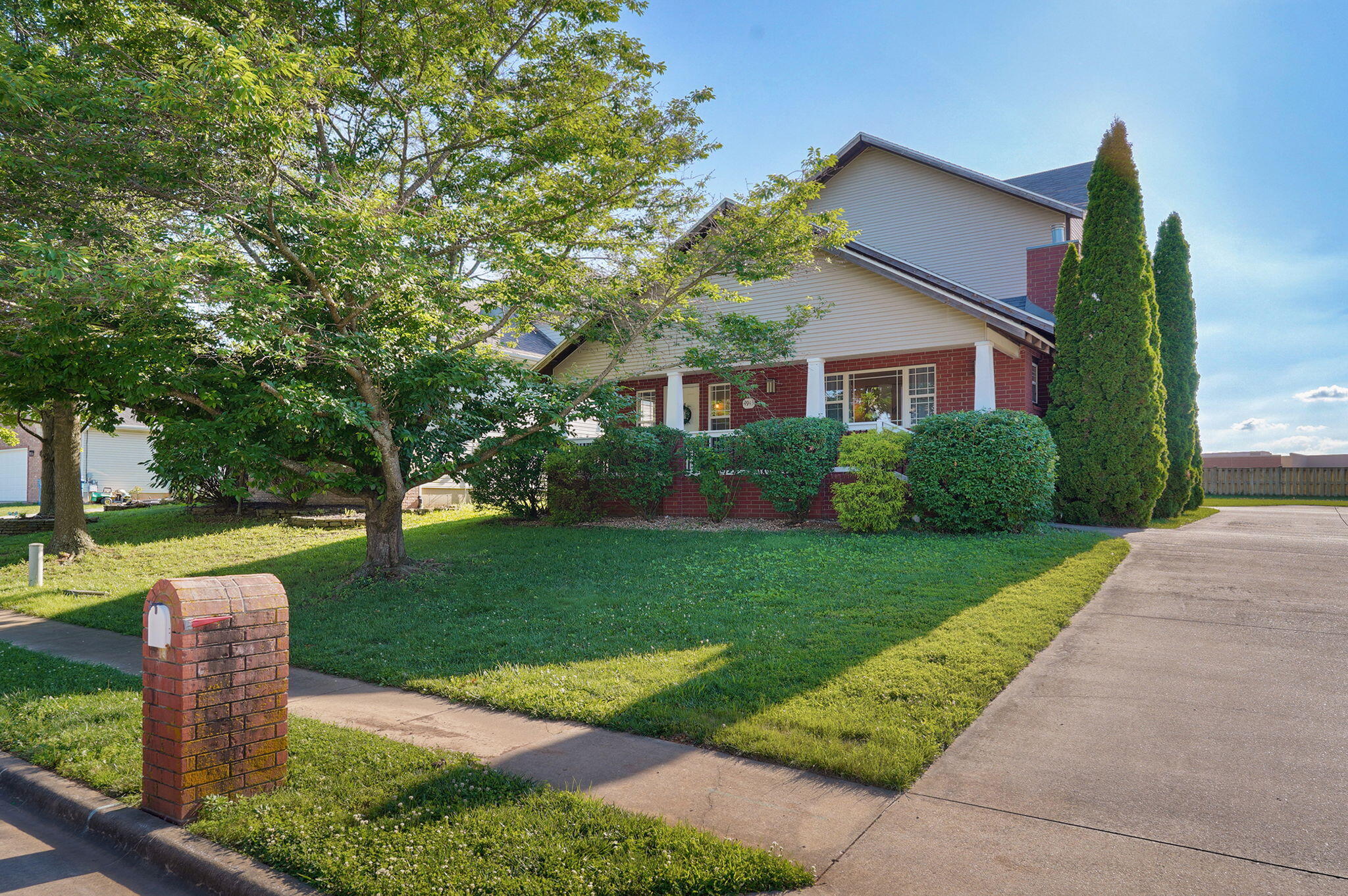 4943 S Tanager Avenue Battlefield, MO 65619