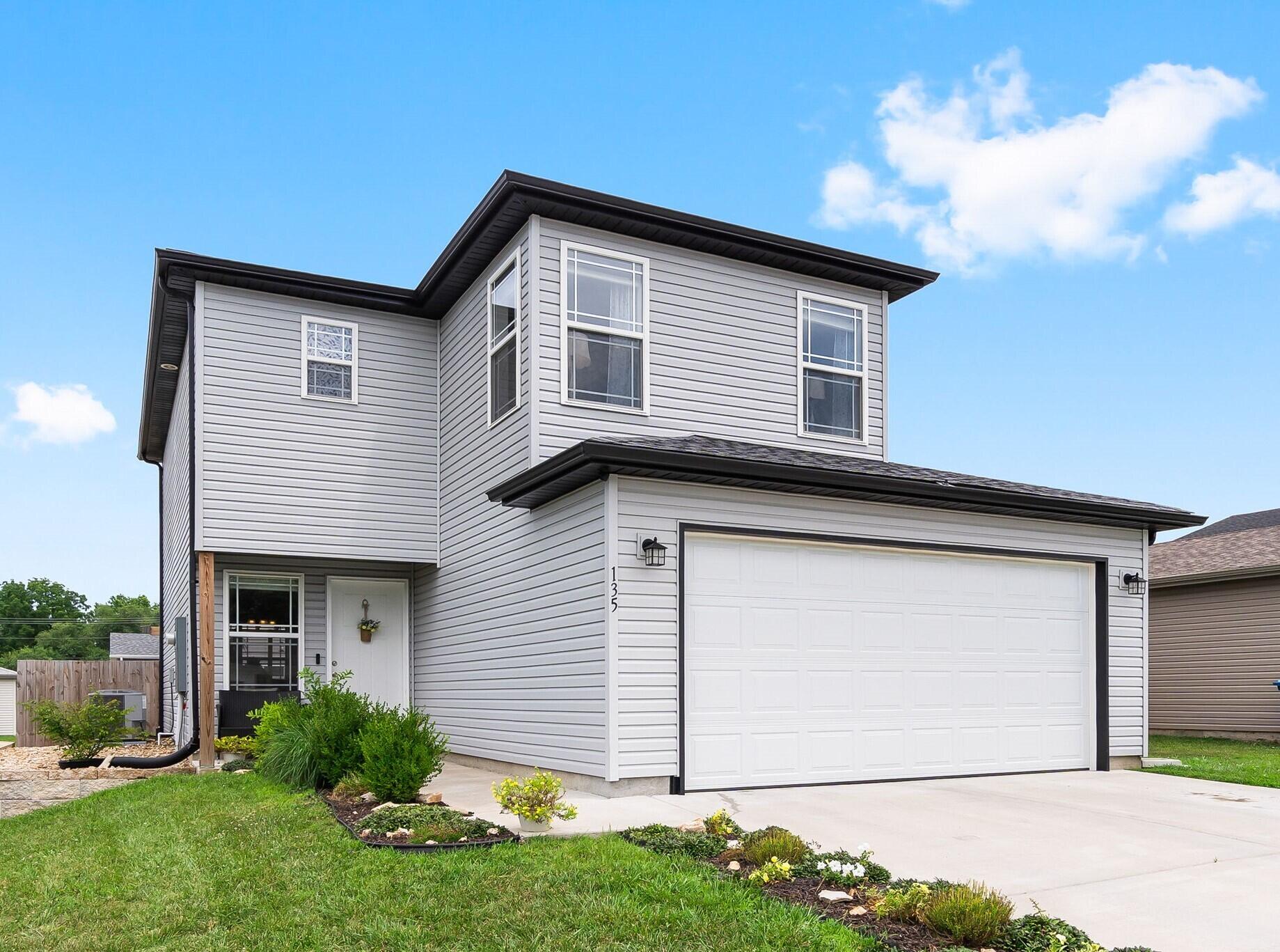 135 Pin Oak Court Hollister, MO 65672