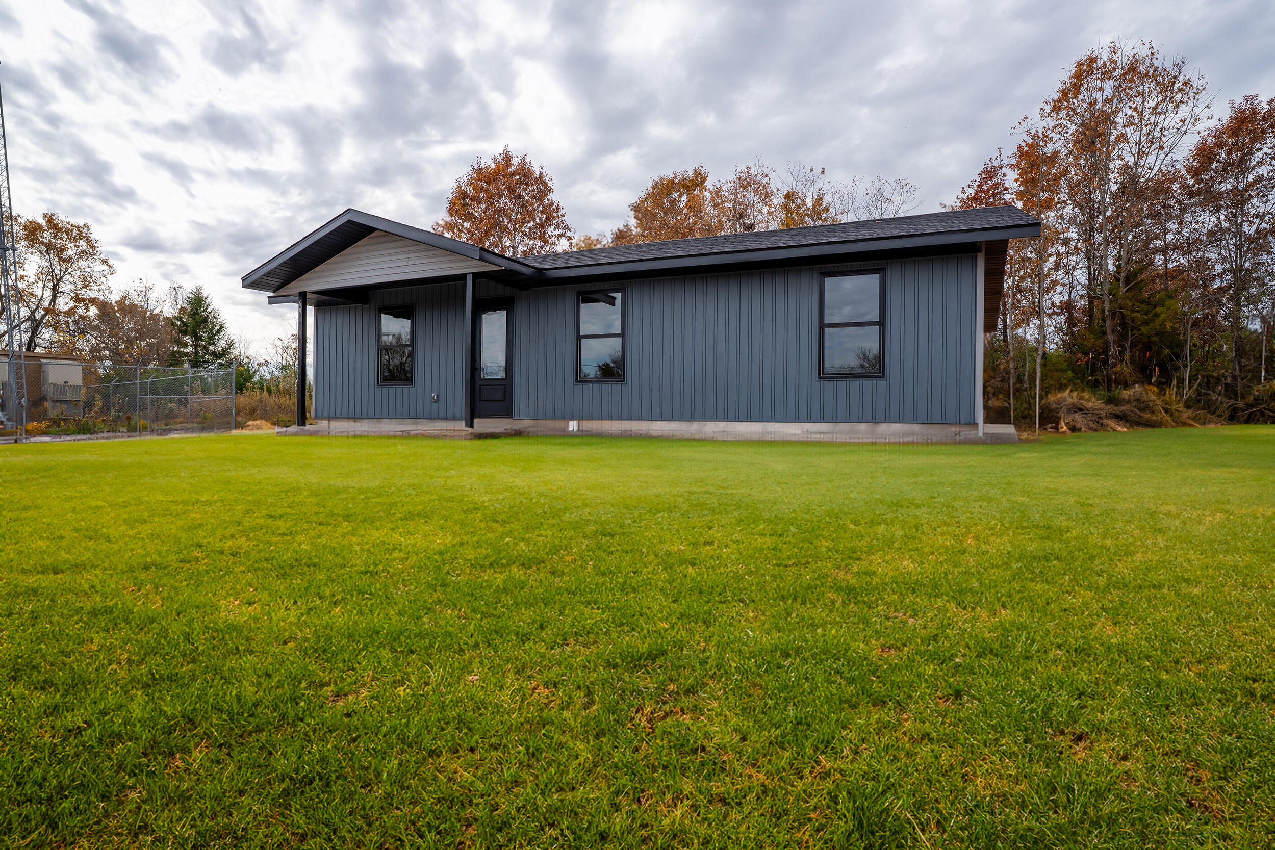 99 Sugar Lane Crane, MO 65633