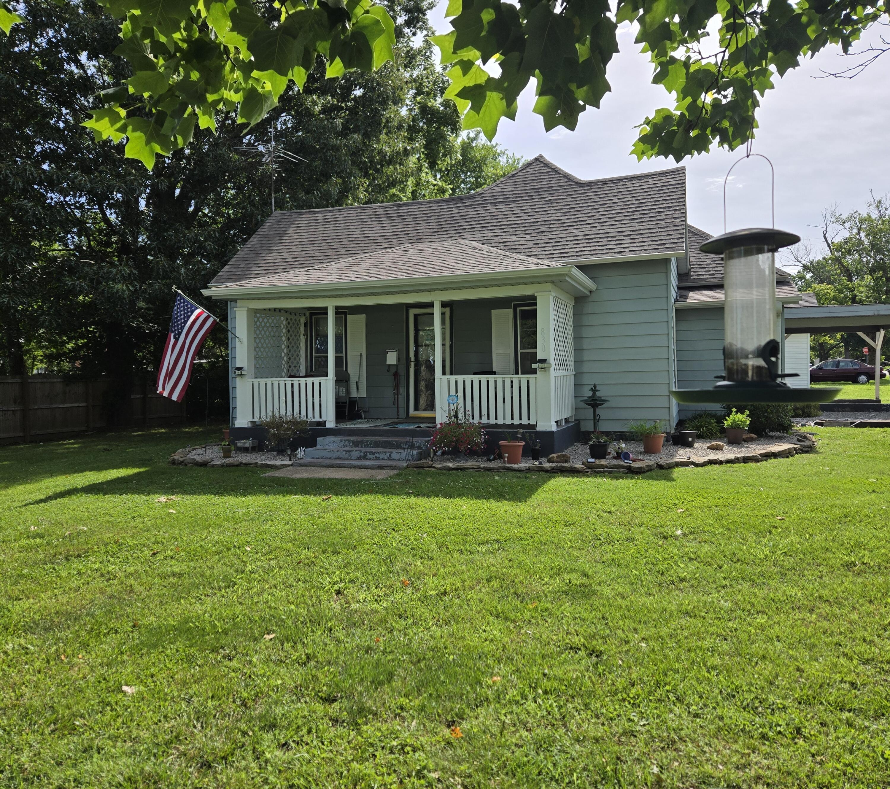 830 S Park Avenue Aurora, MO 65605