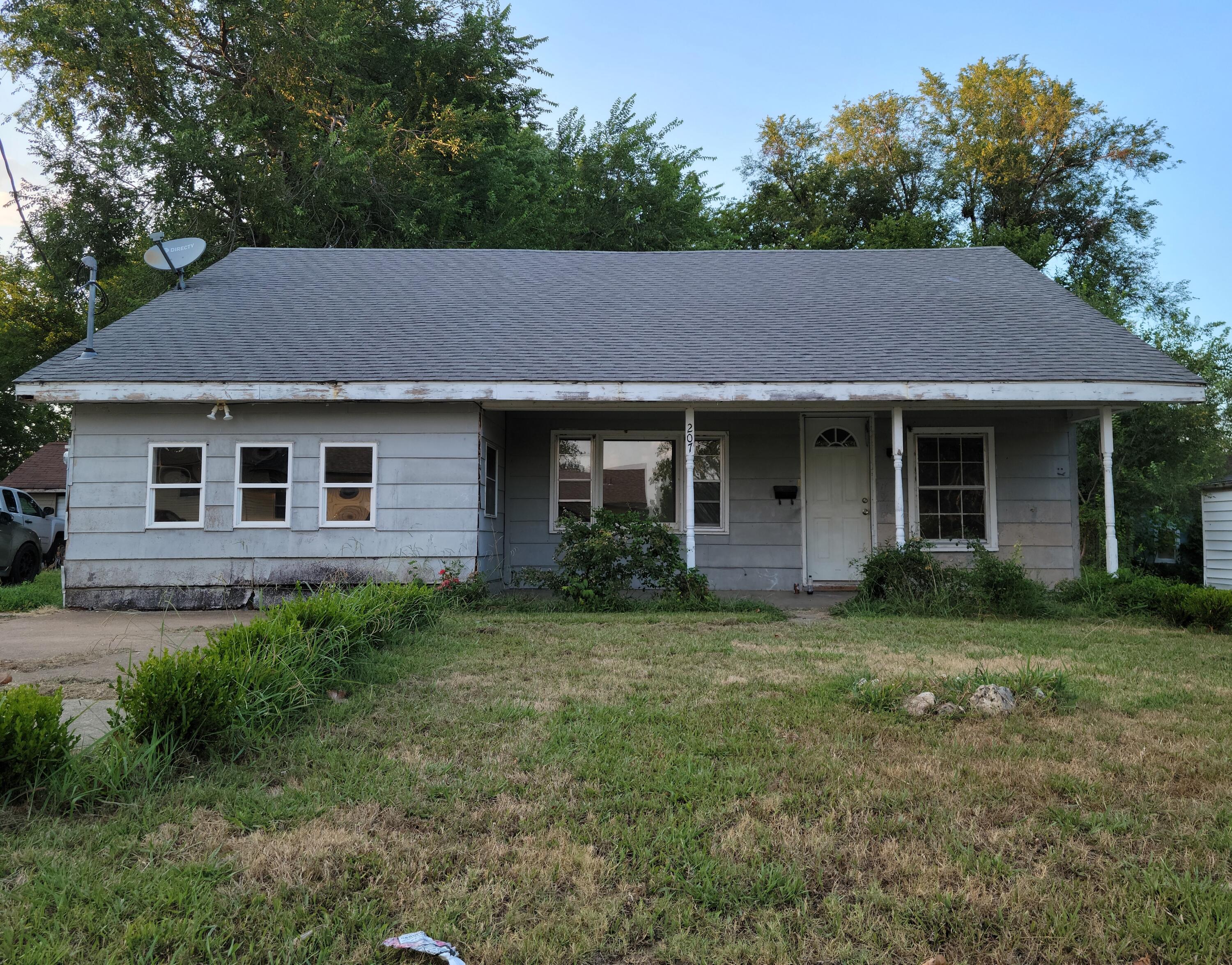 207 W Austin Street Bolivar, MO 65613
