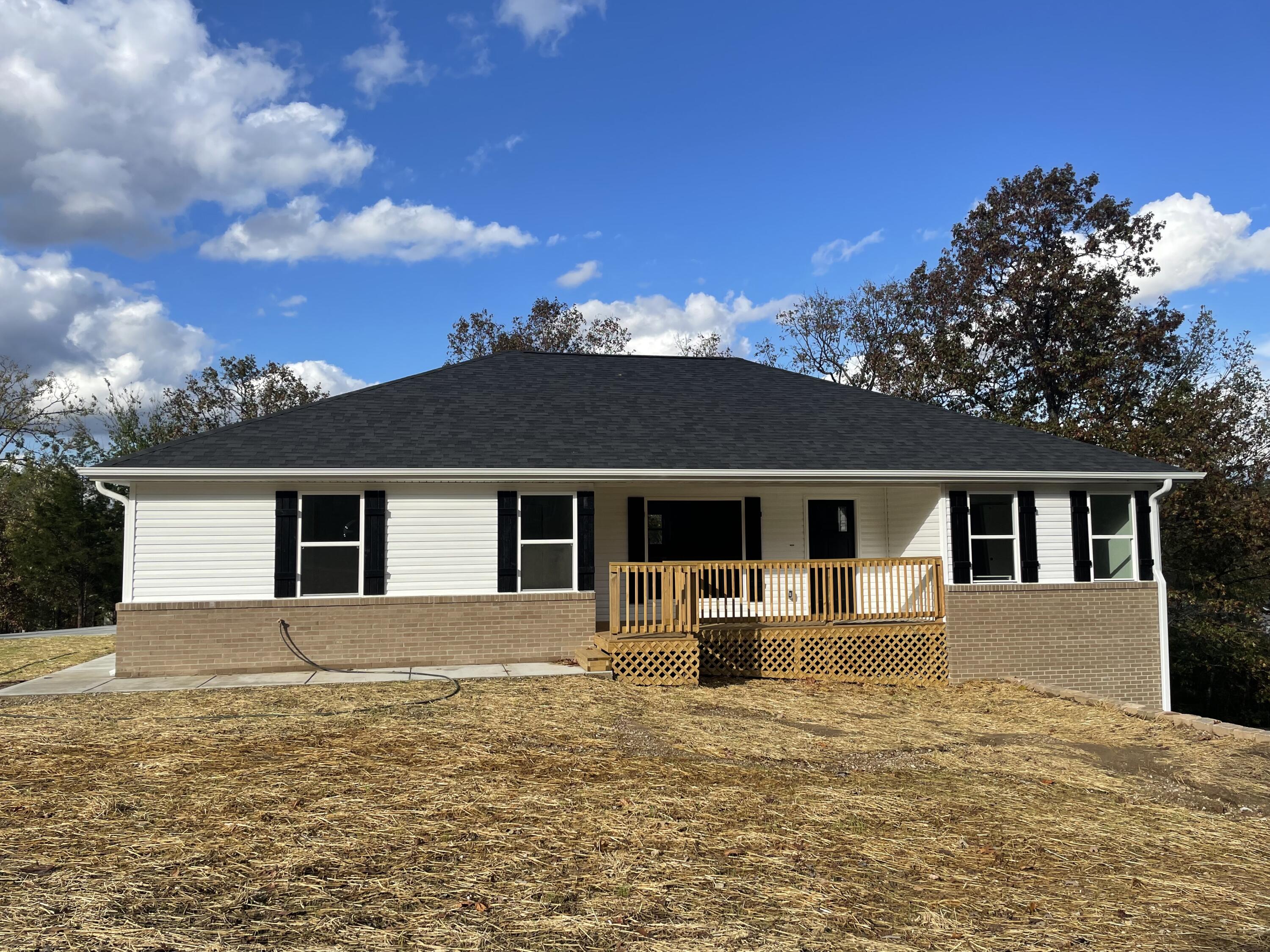 92 Romans Road Reeds Spring, MO 65737