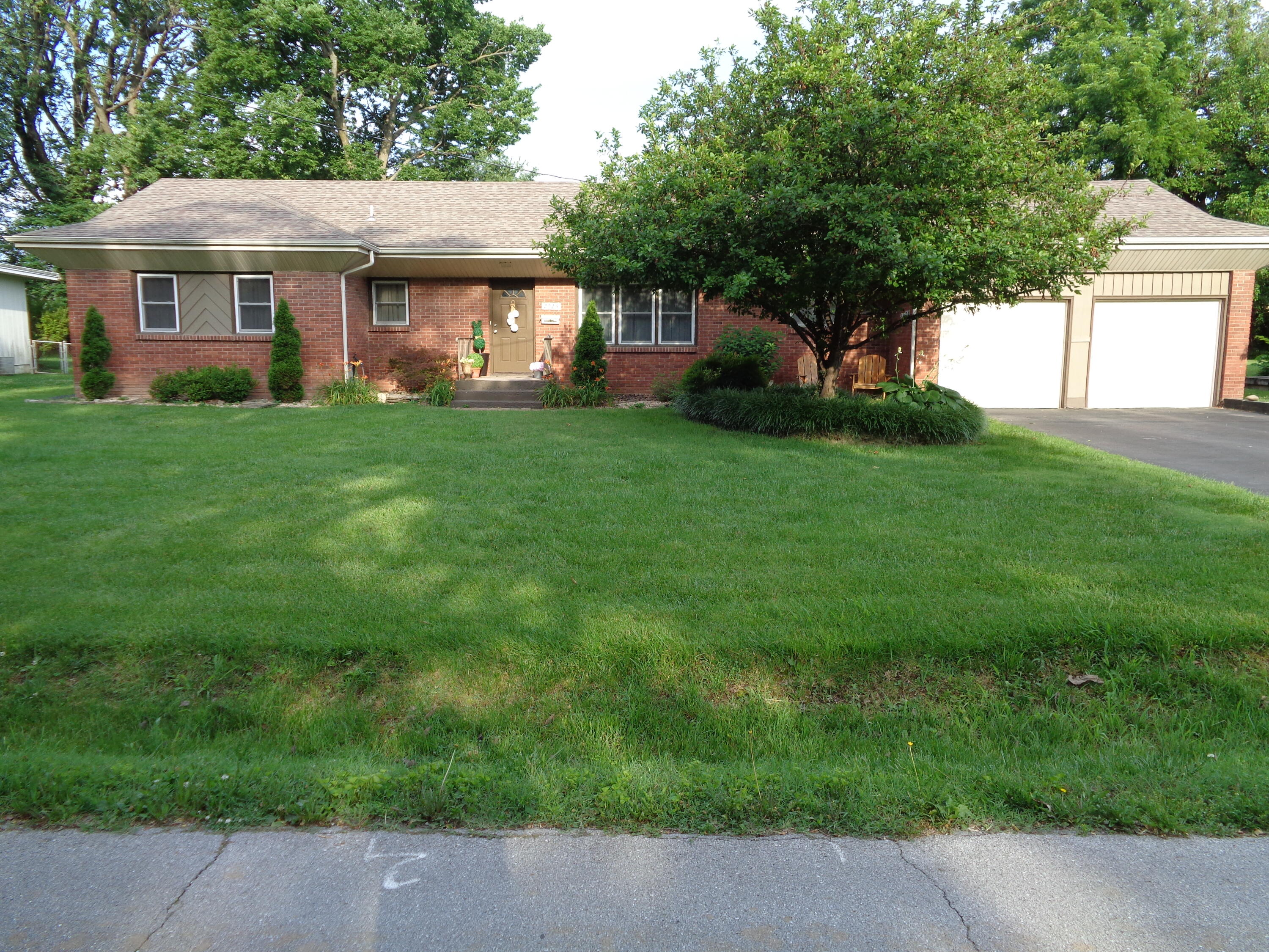 2023 S Glencrest Avenue Springfield, MO 65804