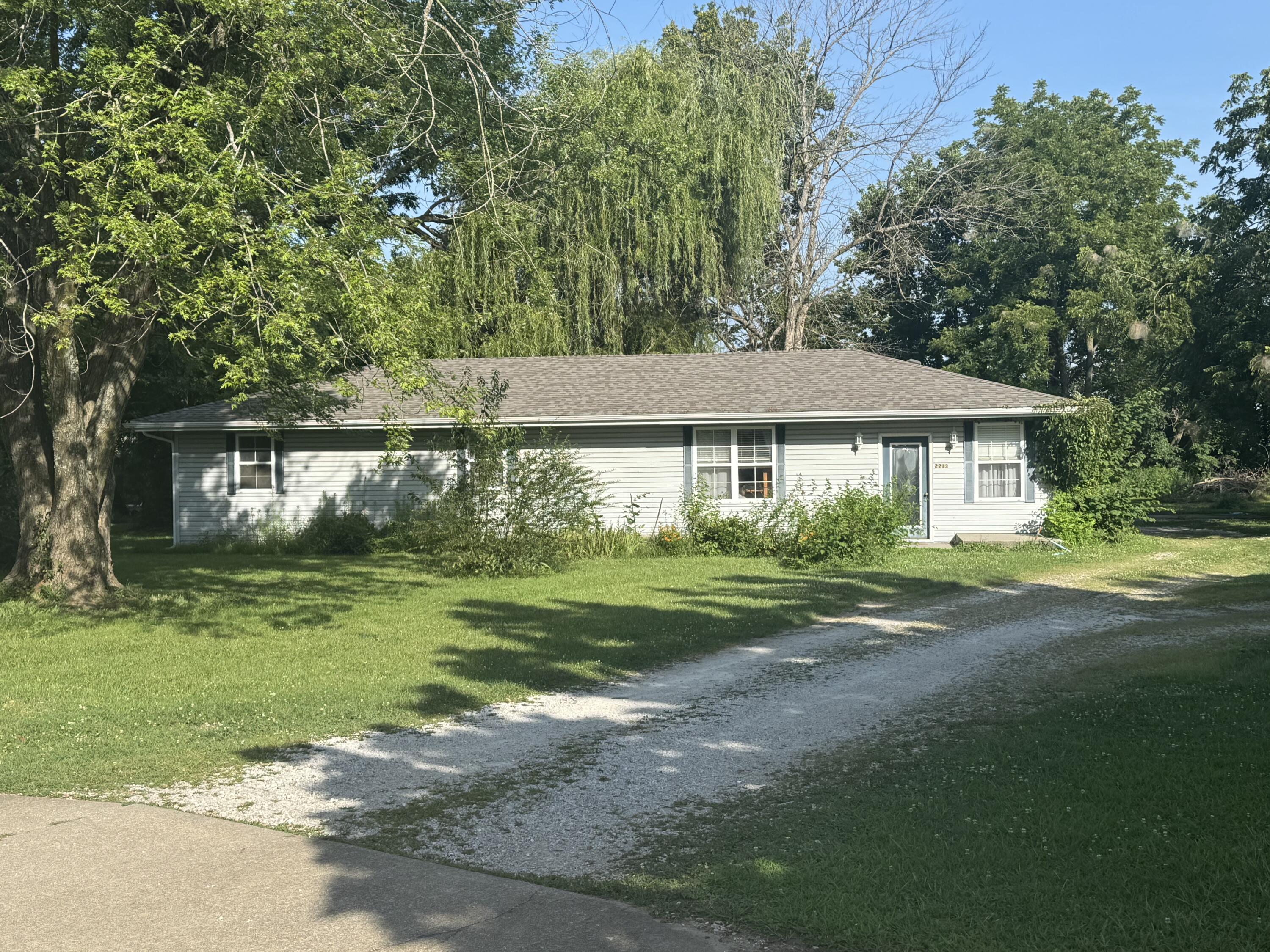 2213 Orchard Avenue Bolivar, MO 65613
