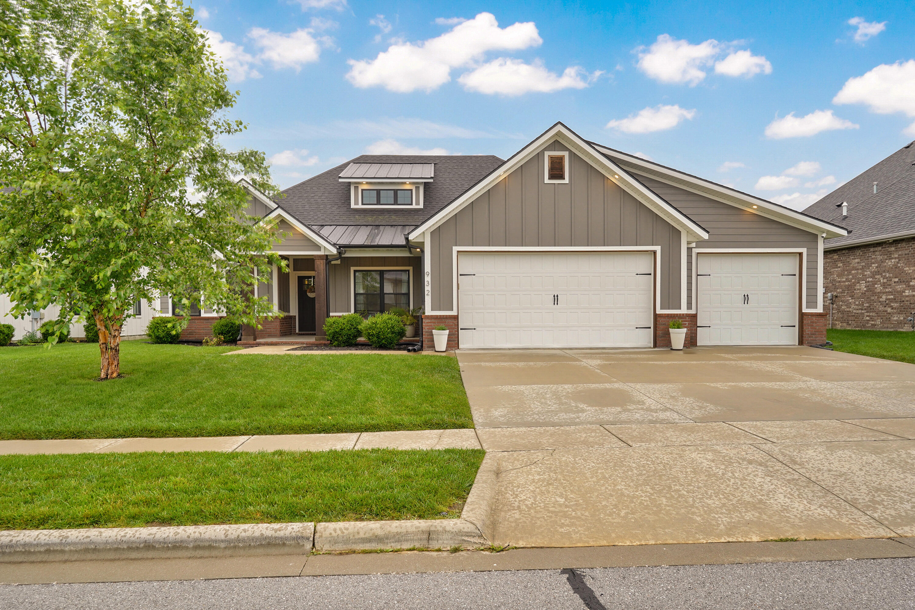 932 E Downshire Drive Nixa, MO 65714