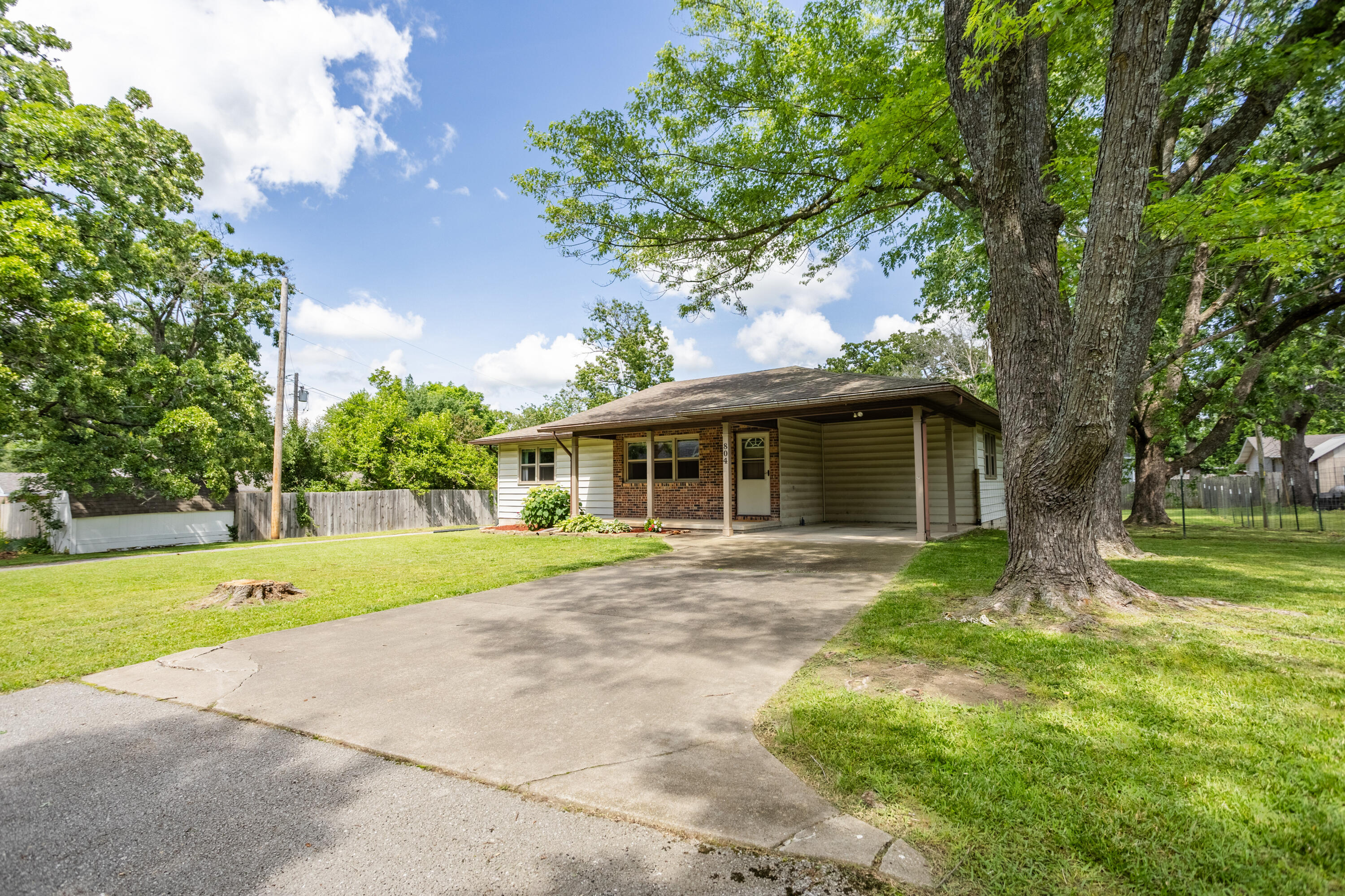 804 N Canton Avenue Bolivar, MO 65613