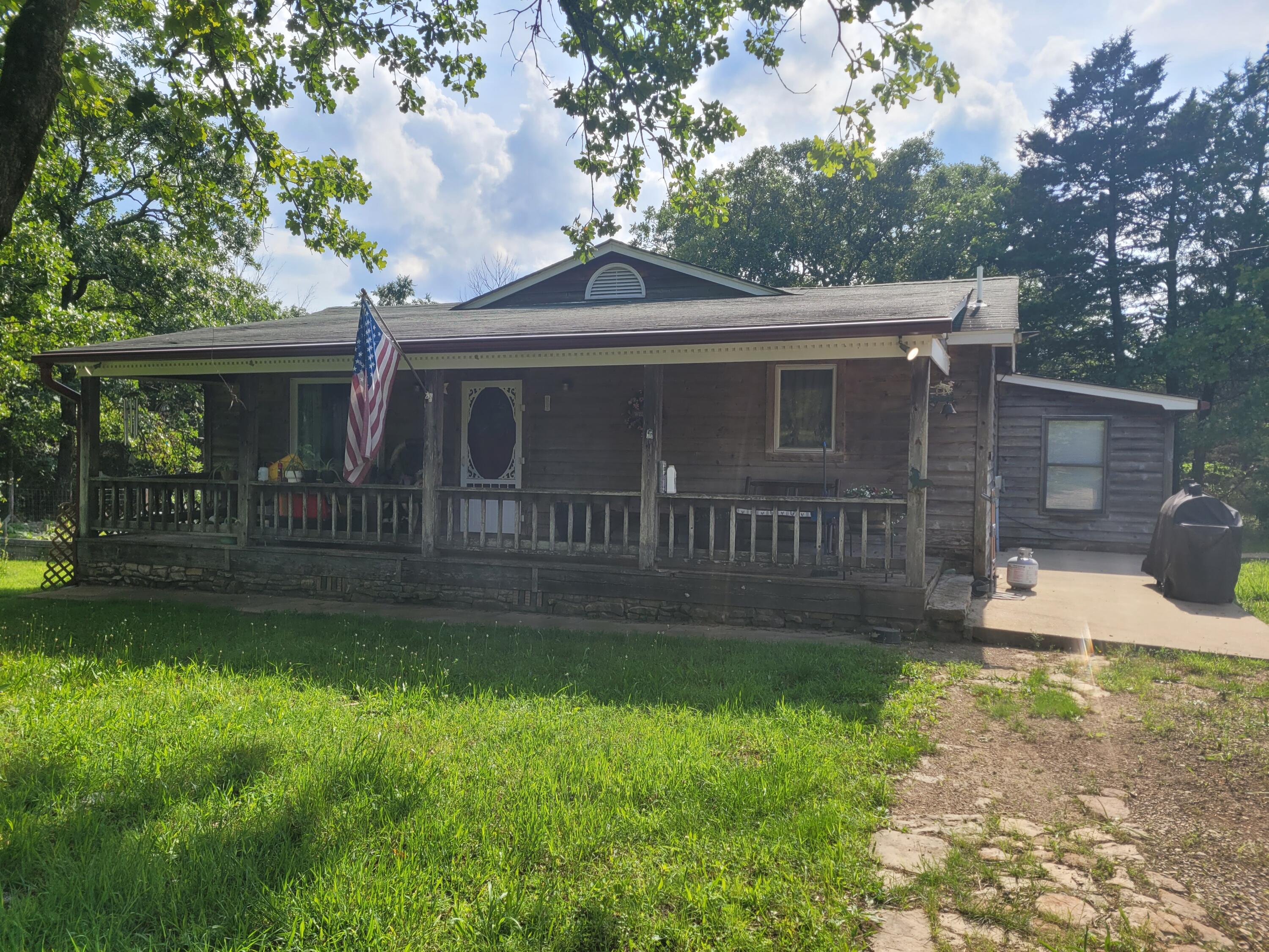 2017 County Road 342 Caulfield, MO 65626