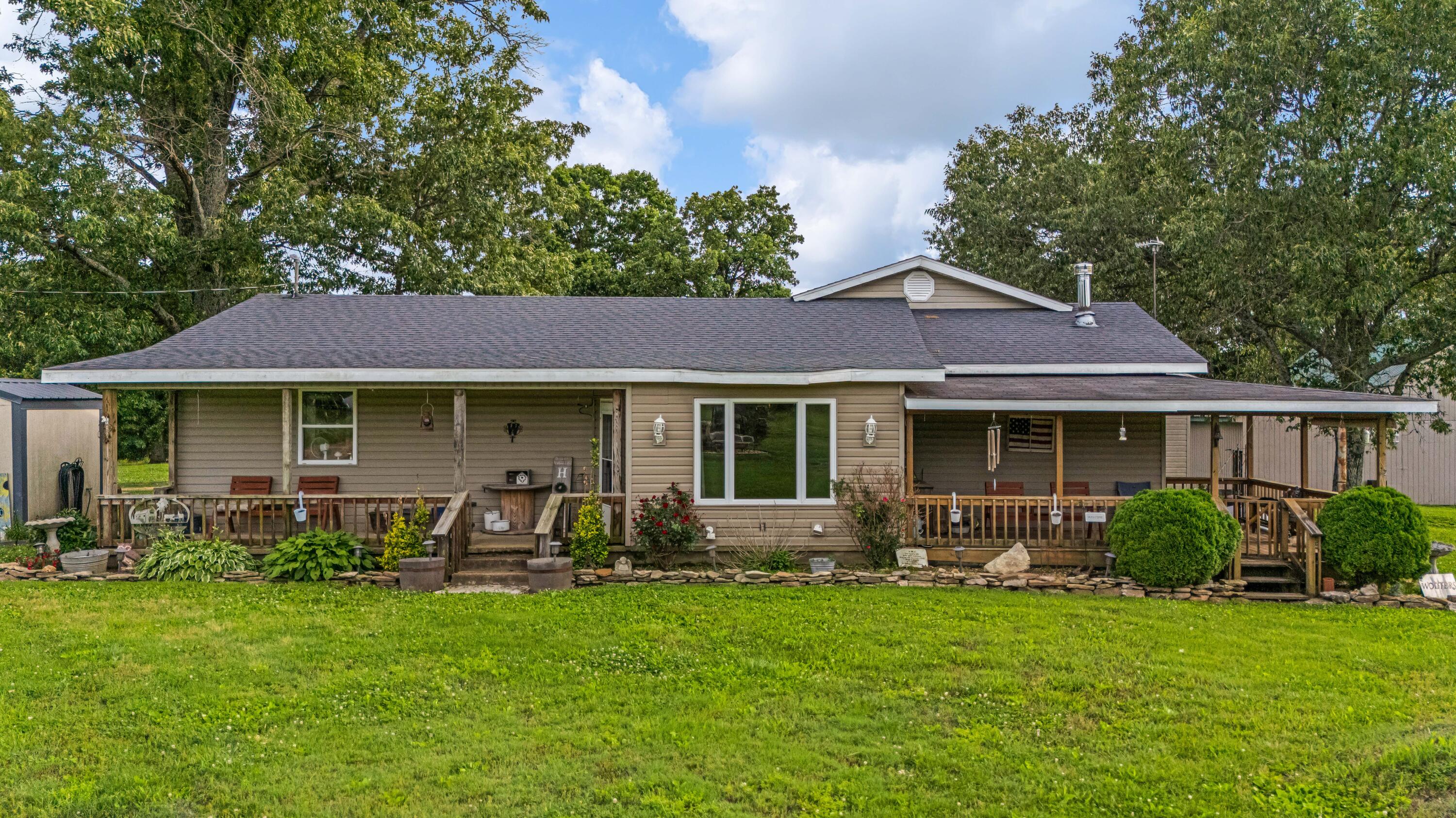 695 County Road 542 Caulfield, MO 65626