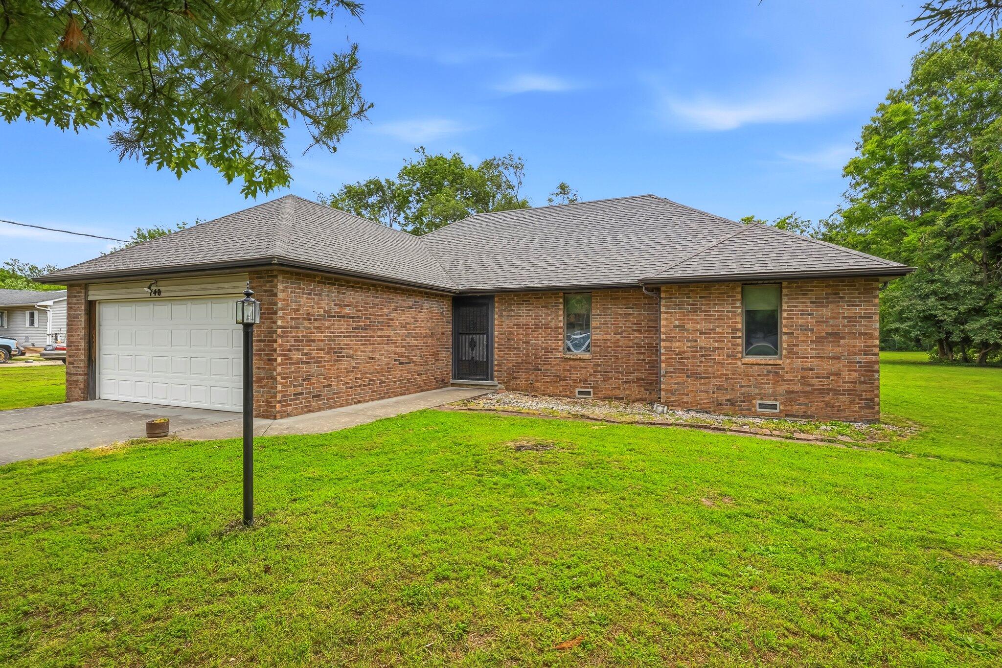 740 N Homewood Avenue Springfield, MO 65803