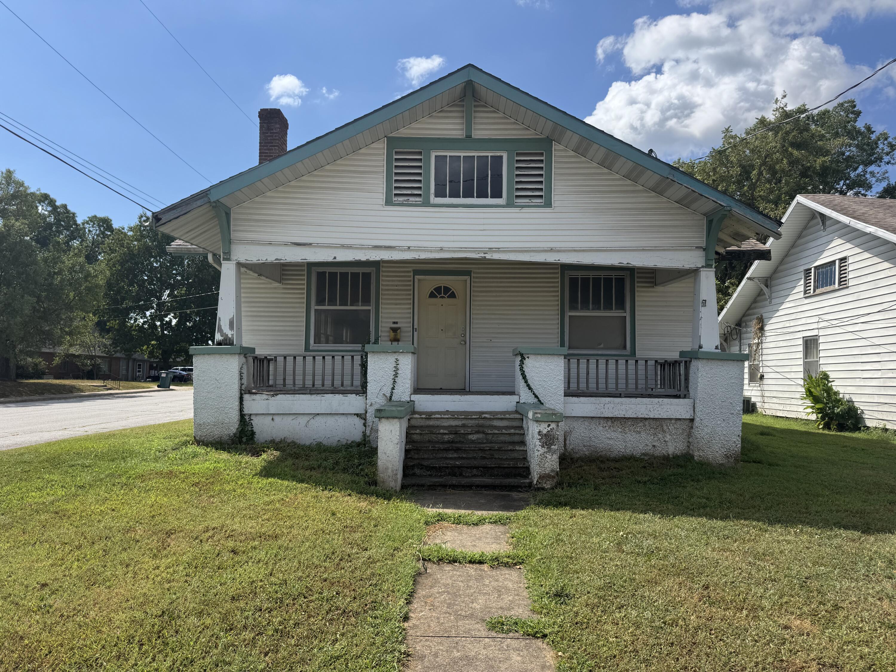528 W Broadway Street Bolivar, MO 65613