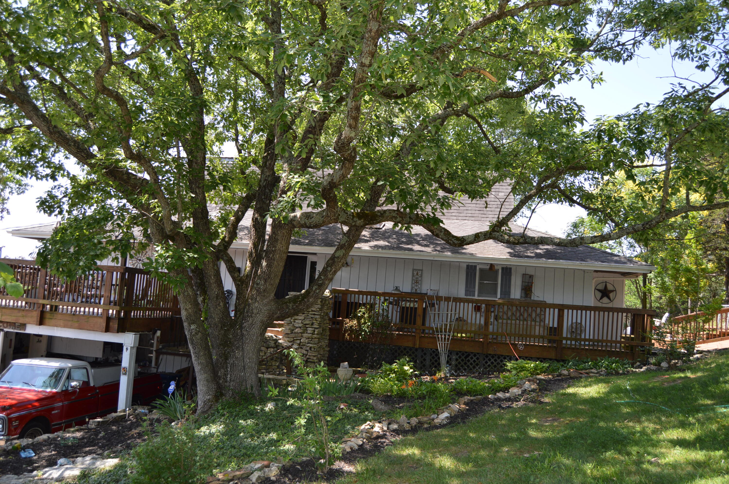 3 Hickory Drive Kimberling City, MO 65686
