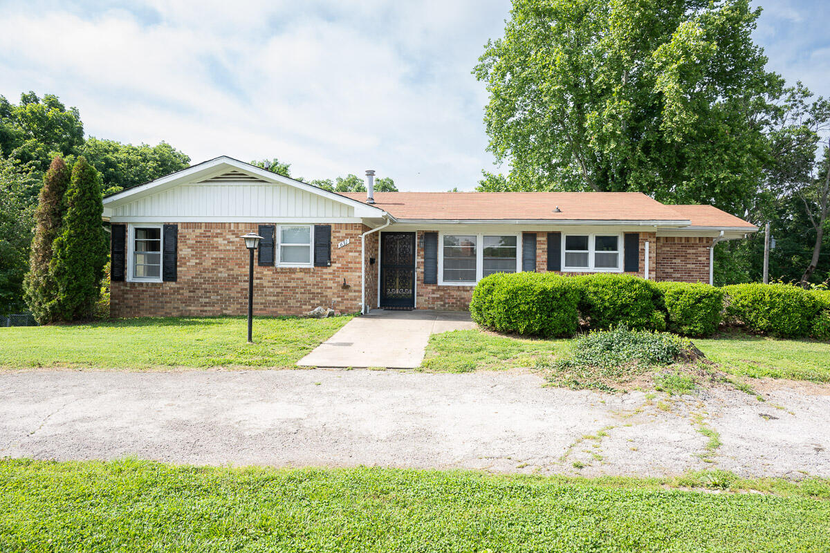 631 W South Street Neosho, MO 64850