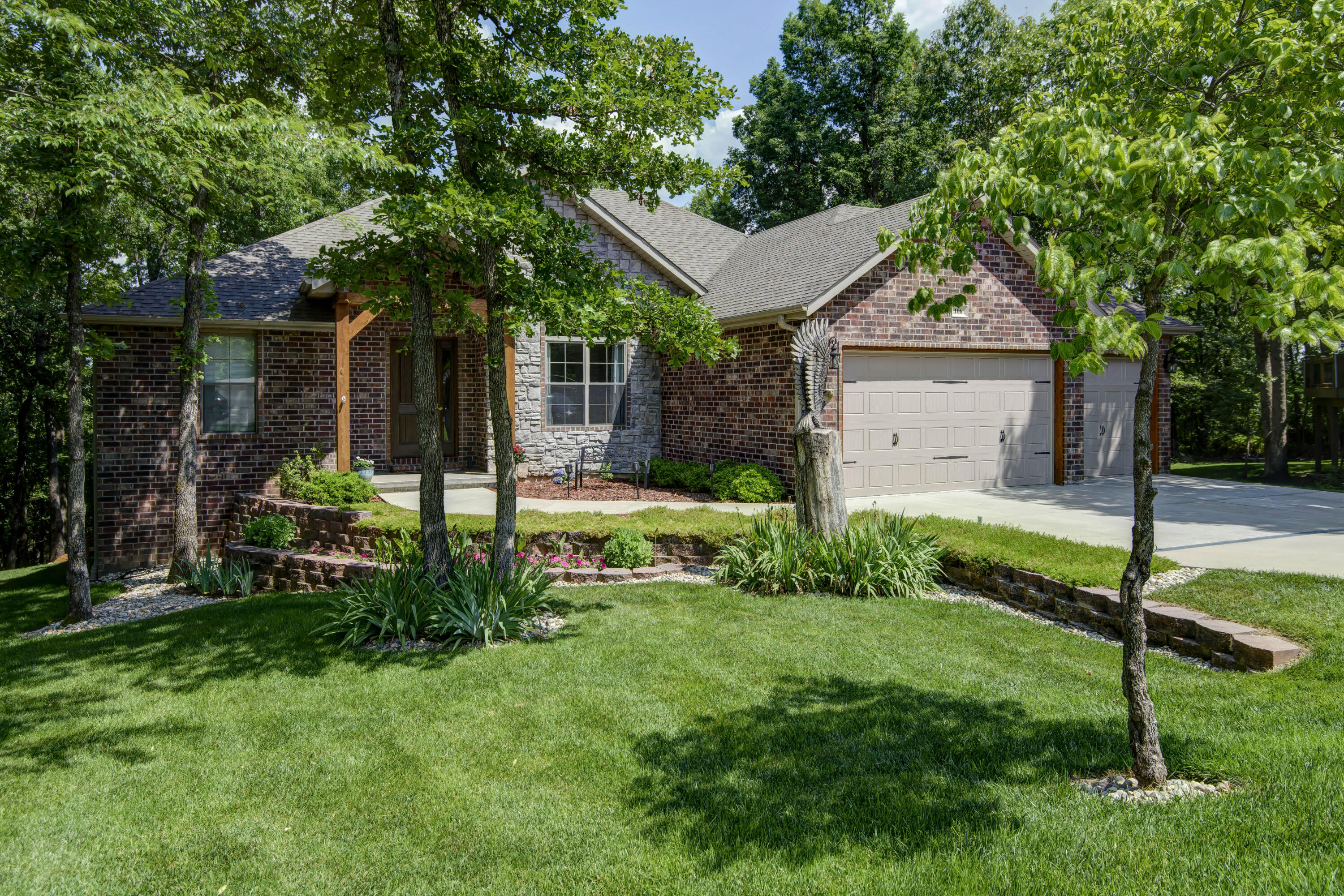 106 Whispering Oaks Lane Branson, MO 65616