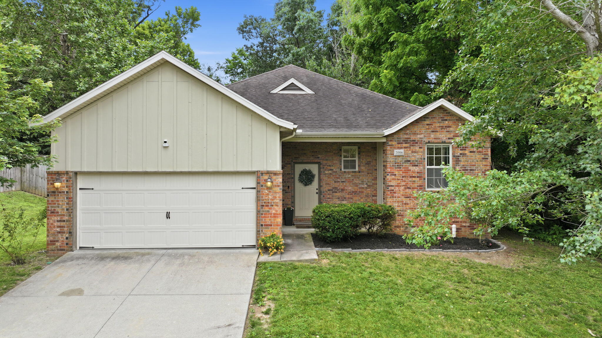2006 E Samuel J Street Ozark, MO 65721