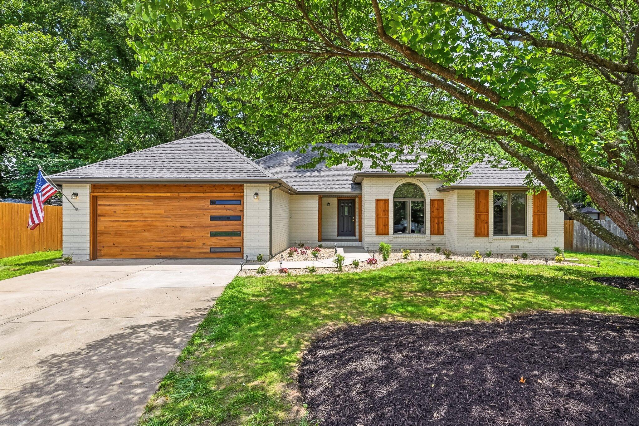 2310 S Laurel Avenue Springfield, MO 65807