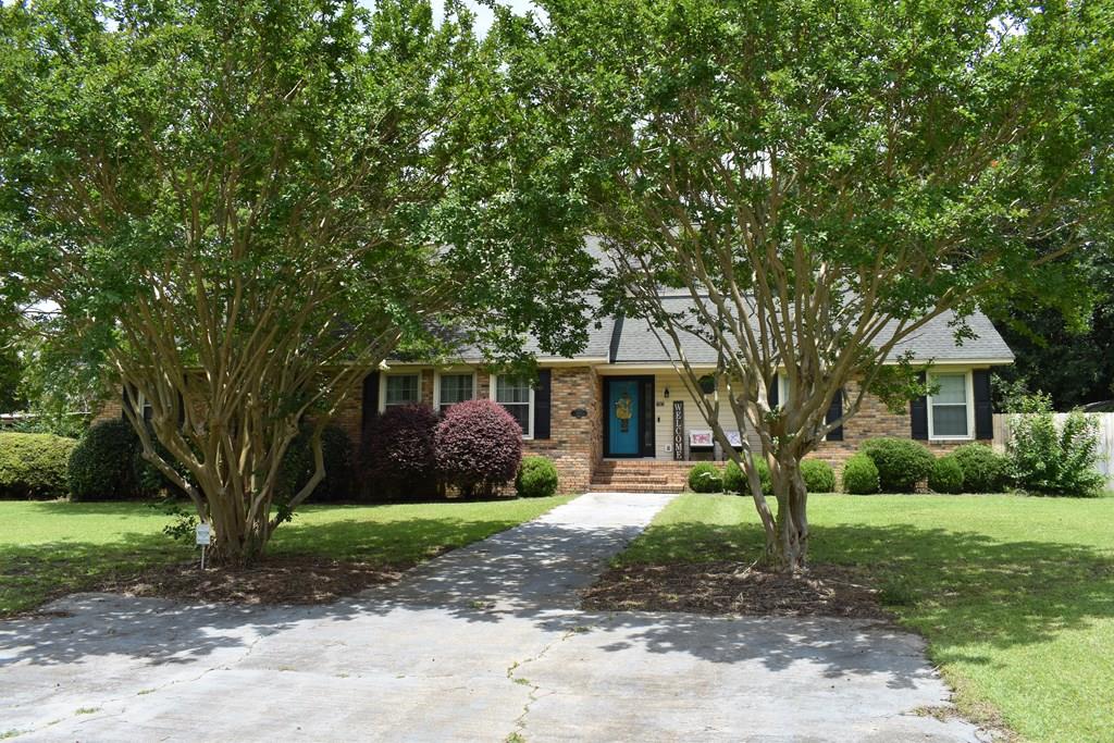 1392 Country Club Cir Manning, SC 29102