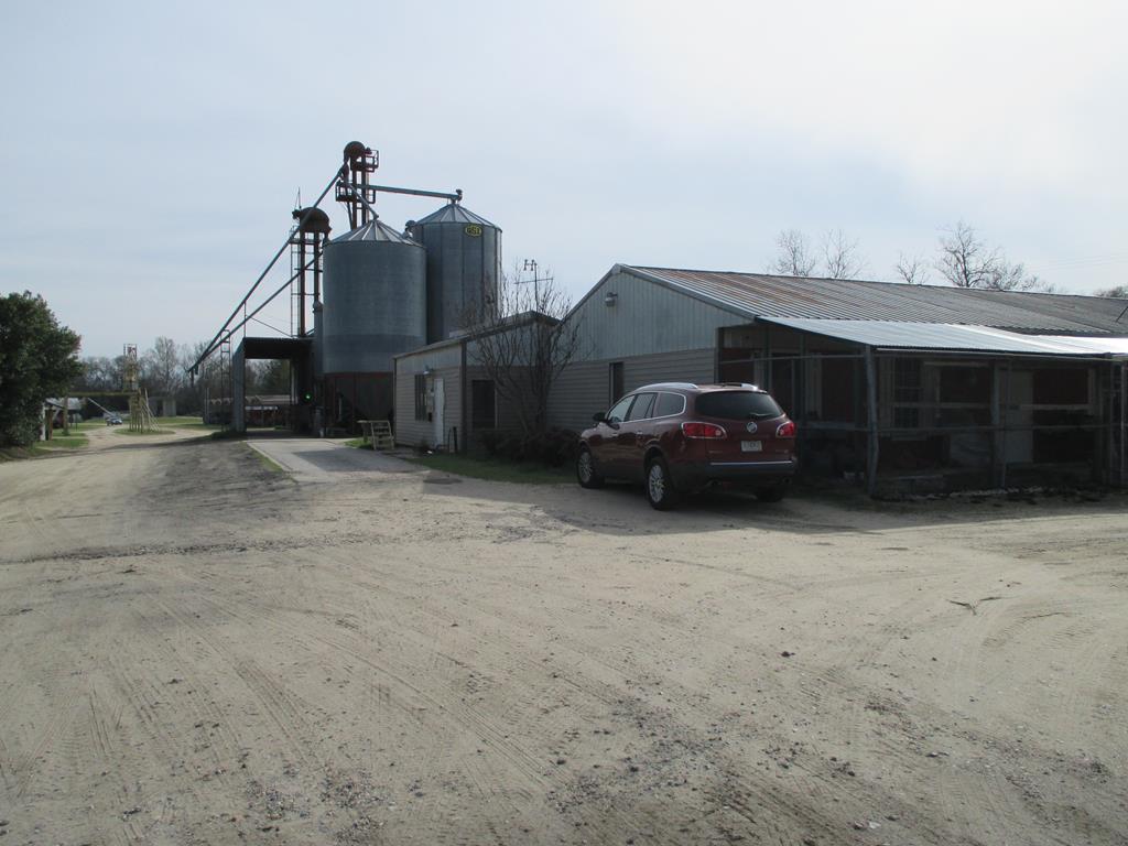3970 Camden Hwy Dalzell, SC 29040