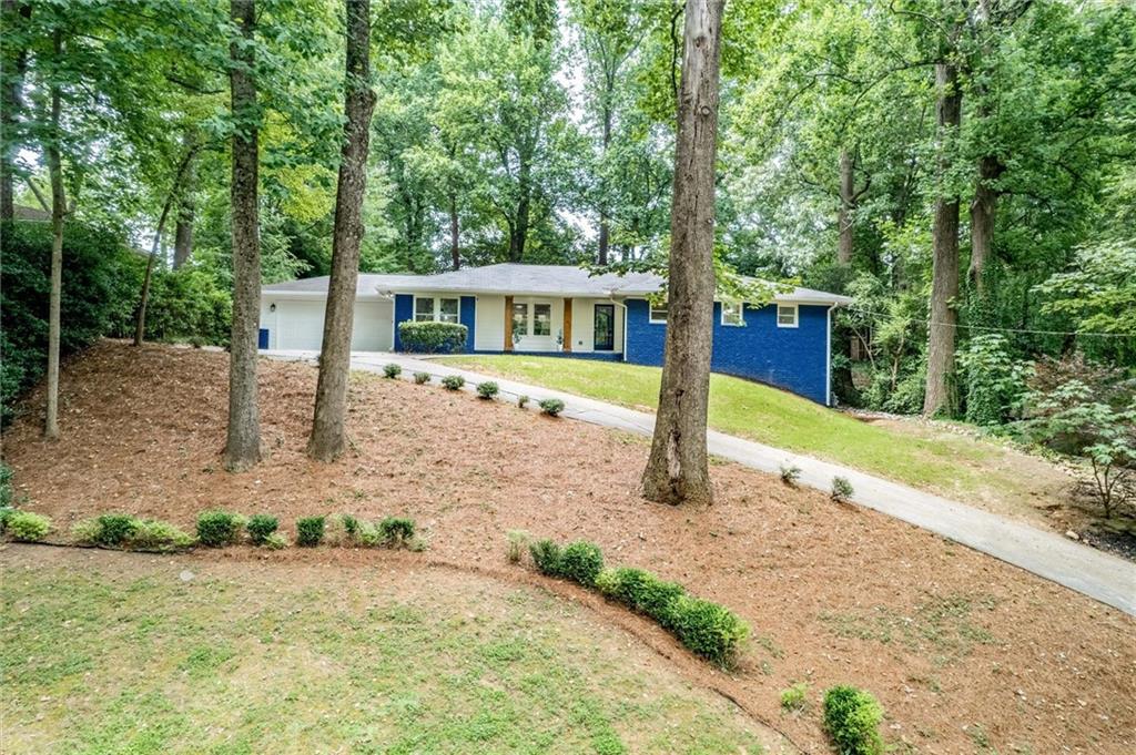 495 Valley Lane Atlanta, GA 30328