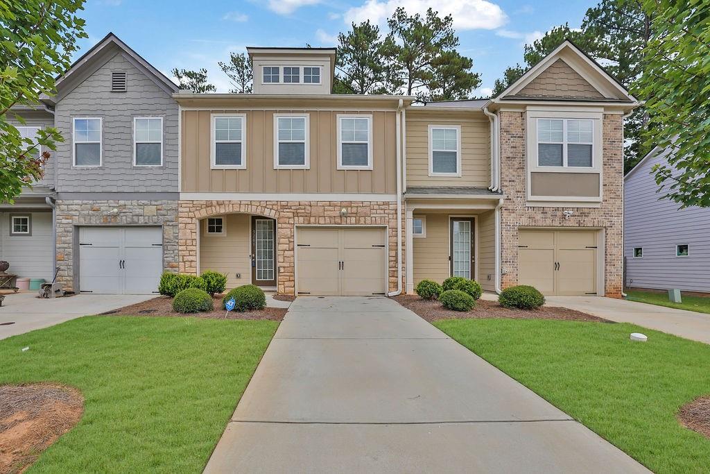 5201 Madeline Stone Mountain, GA 30083