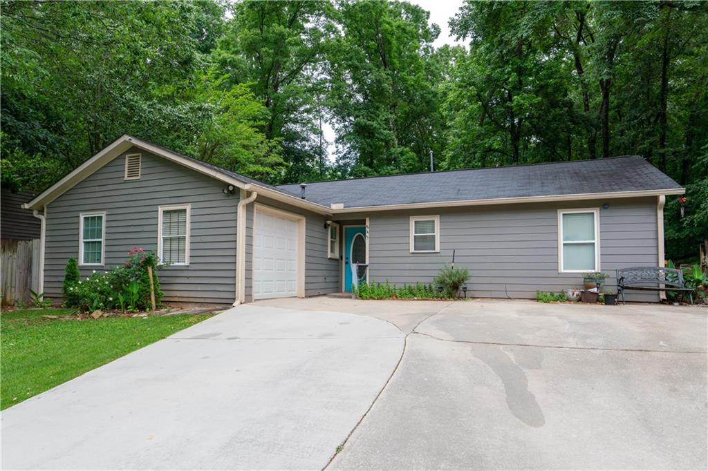 845 Forest Path Stone Mountain, GA 30088