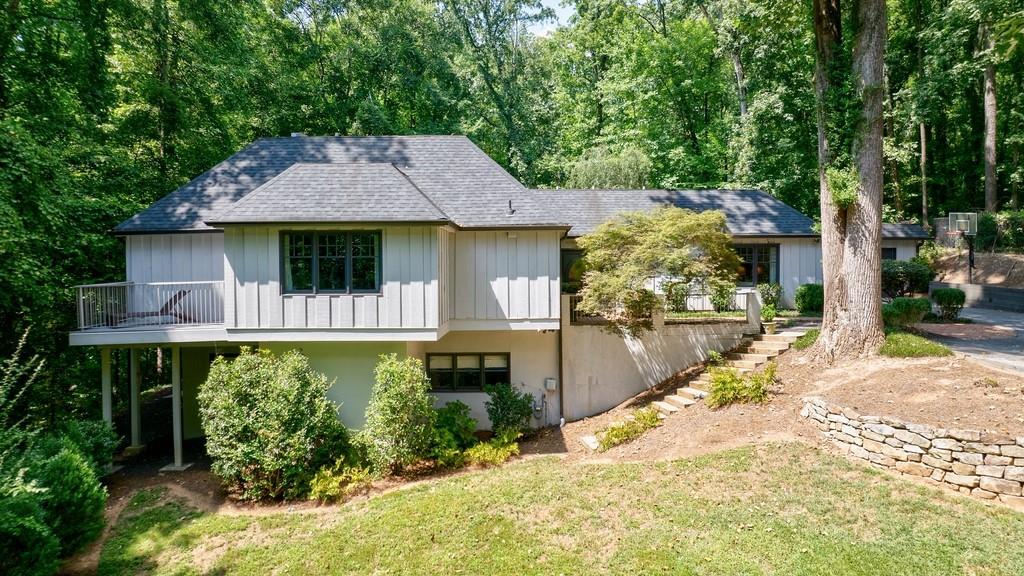 5530 W Idlewood Lane Atlanta, GA 30327