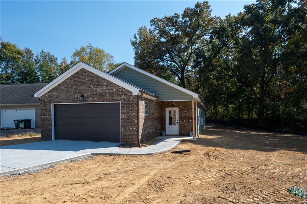 358 Lakecrest Circle Calhoun, GA 30701