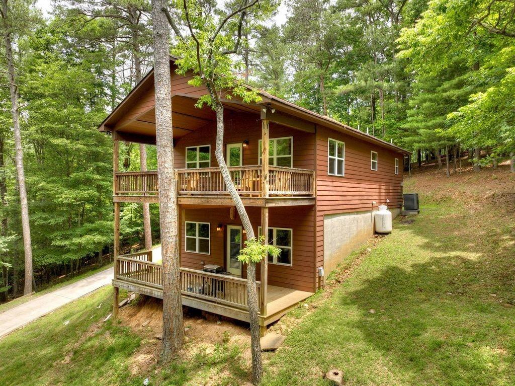 298 Spindrift Court Ellijay, GA 30540