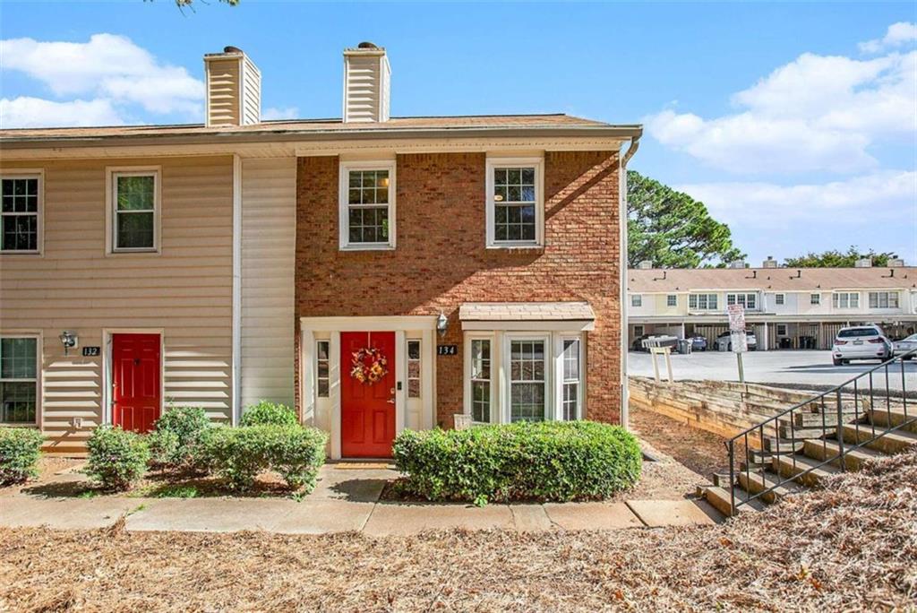 134 Old Ferry Way Roswell, GA 30076