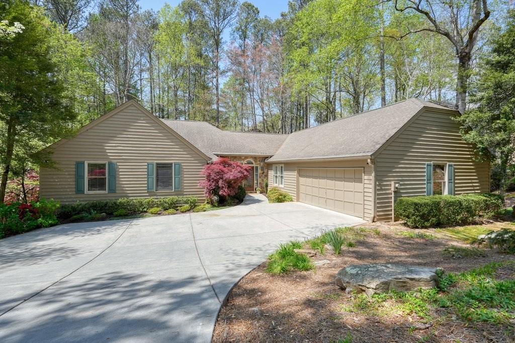 4223 Sterling Shire Roswell, GA 30075