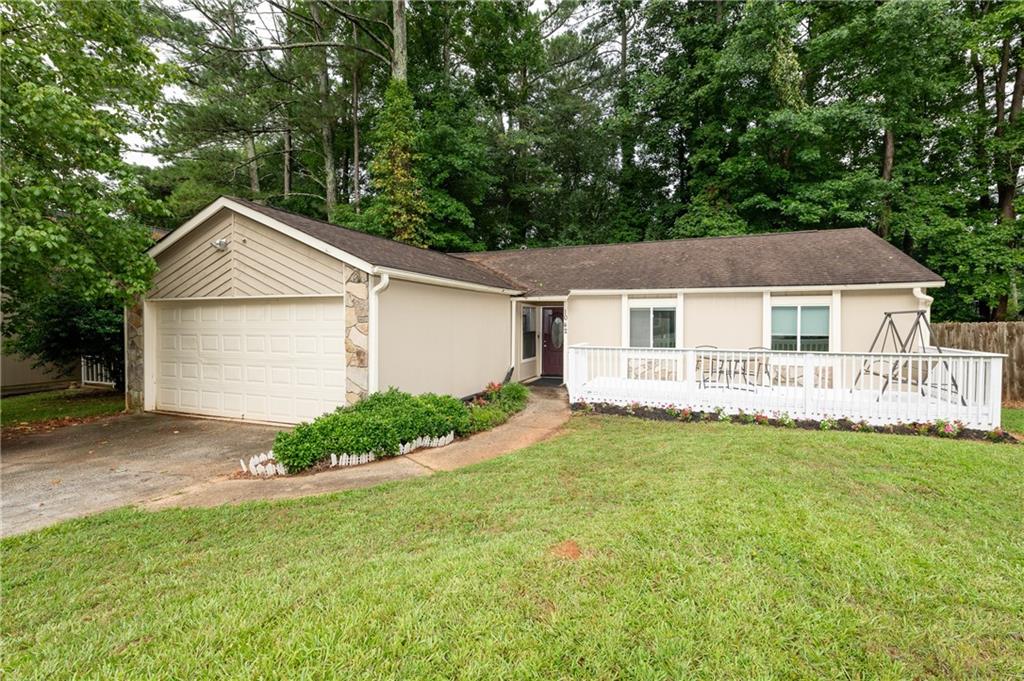 1042 Mainstreet Lake Drive Stone Mountain, GA 30088