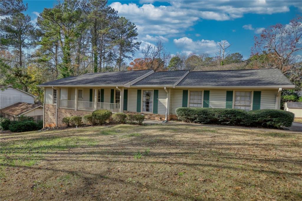 2647 Club Forest Conyers, GA 30013