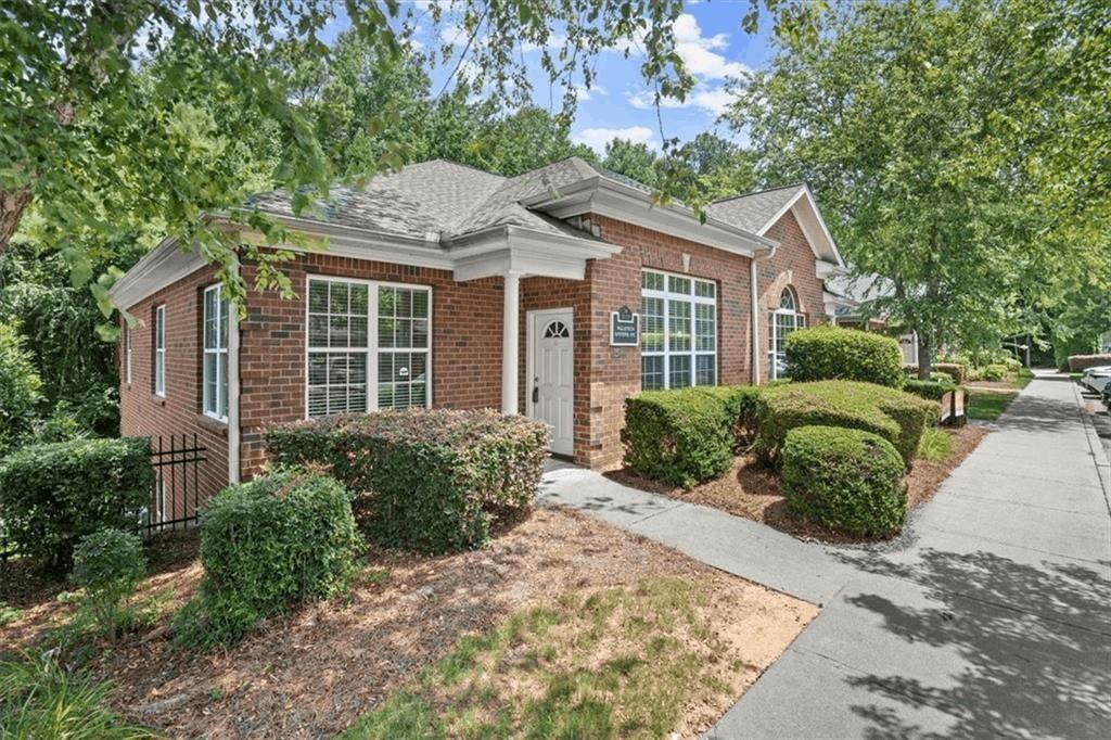 11539 Park Woods Circle UNIT 201-2 Alpharetta, GA 30005