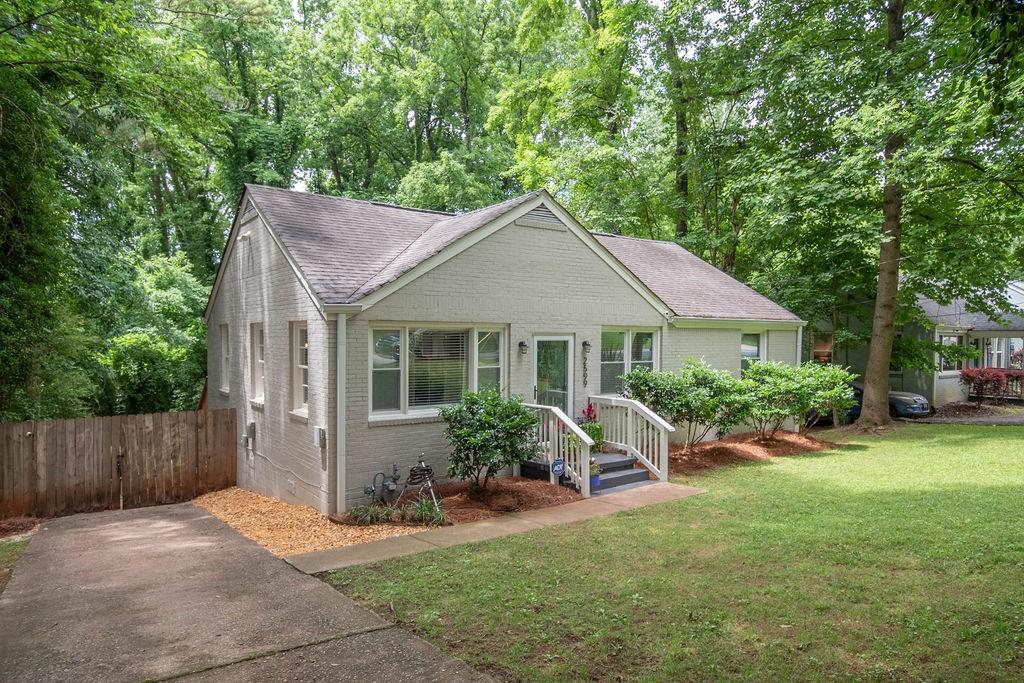 2599 E Tupelo Street Atlanta, GA 30317