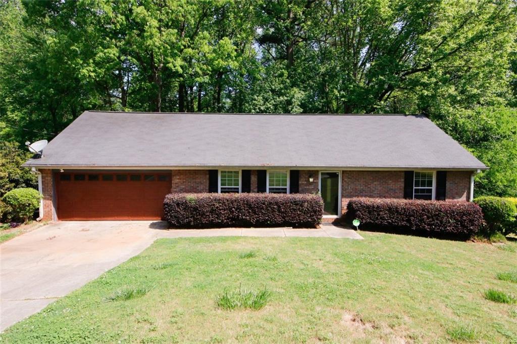 300 Victoria Drive Ellenwood, GA 30294