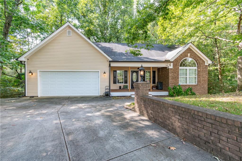 2208 Clarendon Court Conyers, GA 30012