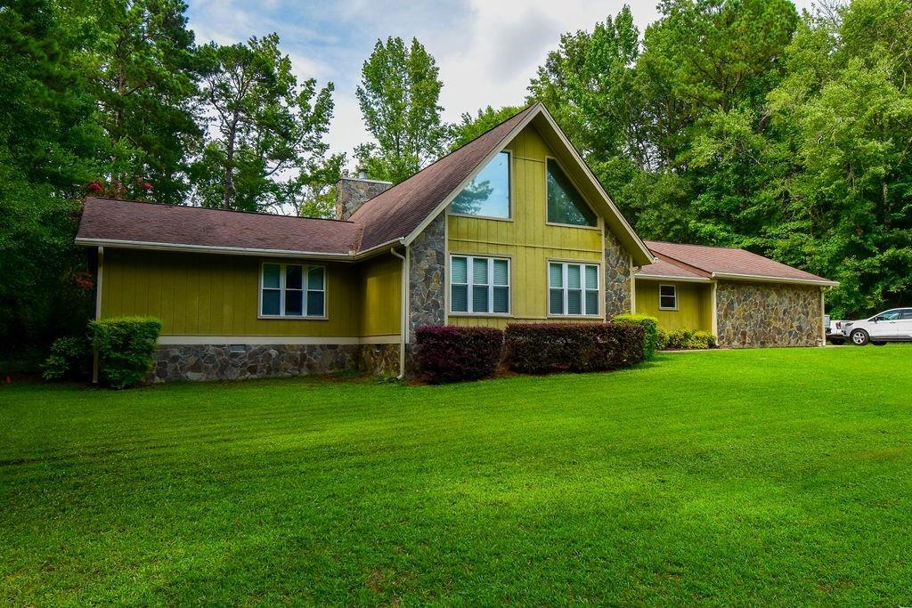 215 Mapledale Sharpsburg, GA 30277