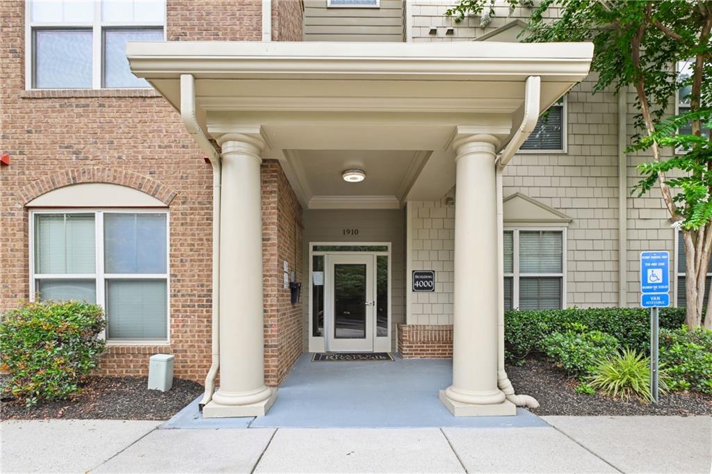 1910 Cedar Glenn Way UNIT #4403 Atlanta, GA 30339