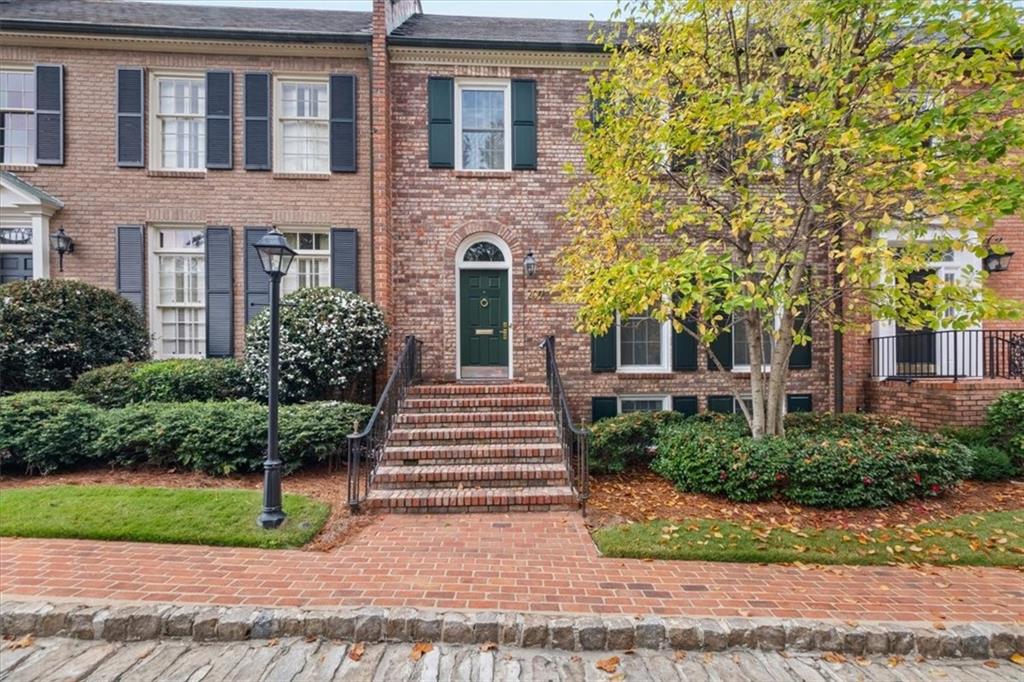 207 Townsend Place Atlanta, GA 30327