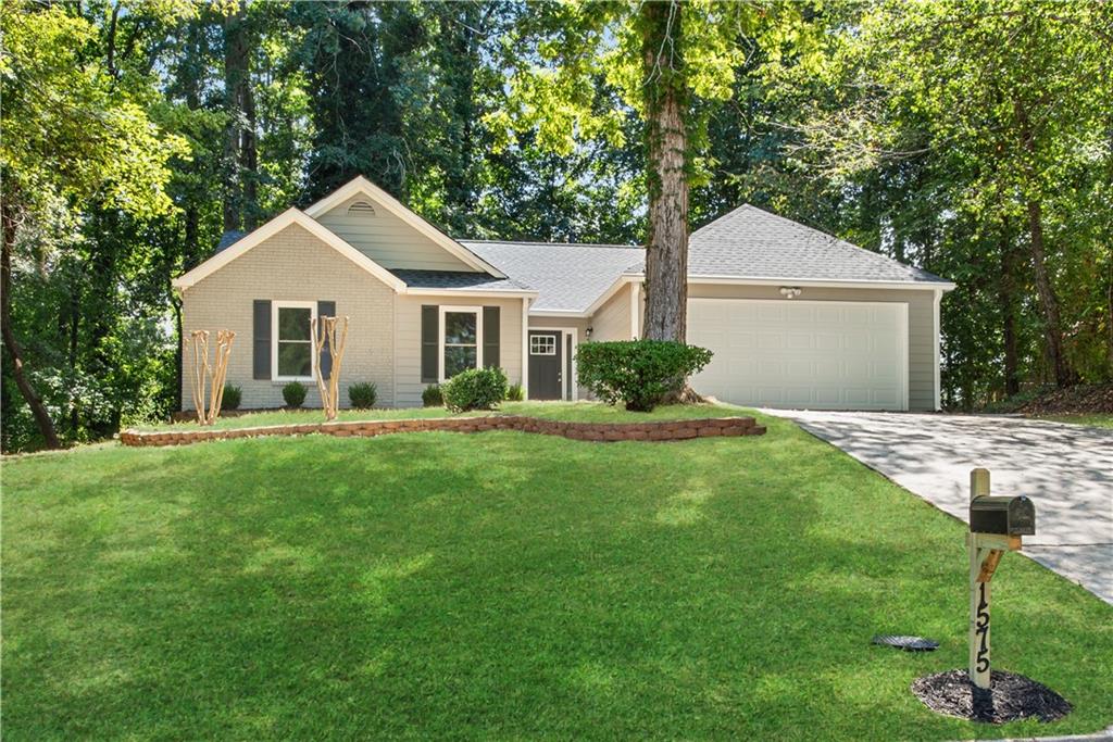 1575 Canberra Drive Stone Mountain, GA 30088