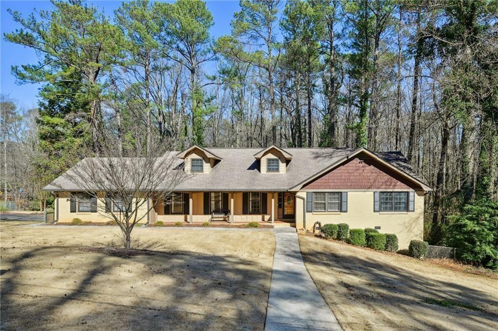 5476 Leather Stocking Lane Stone Mountain, GA 30087