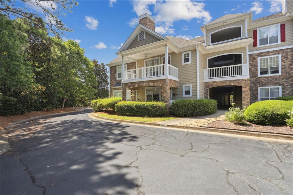 3211 Pembrooke Circle UNIT #3211 Alpharetta, GA 30004