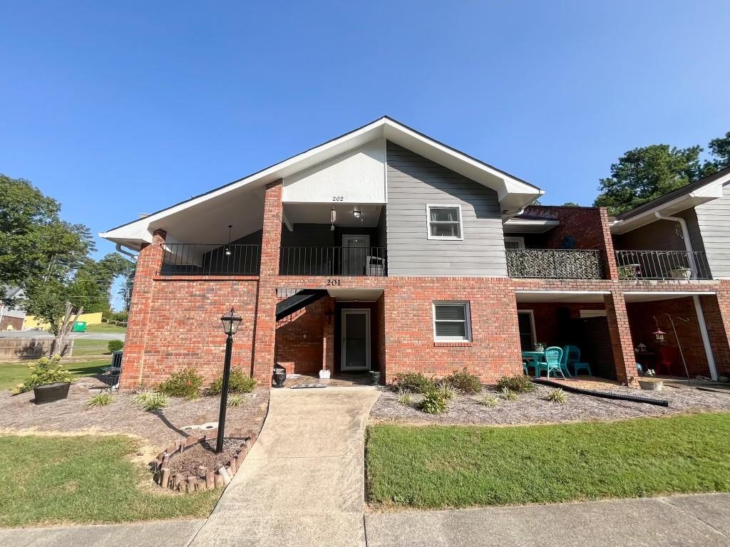 202 Montclair Drive Calhoun, GA 30701