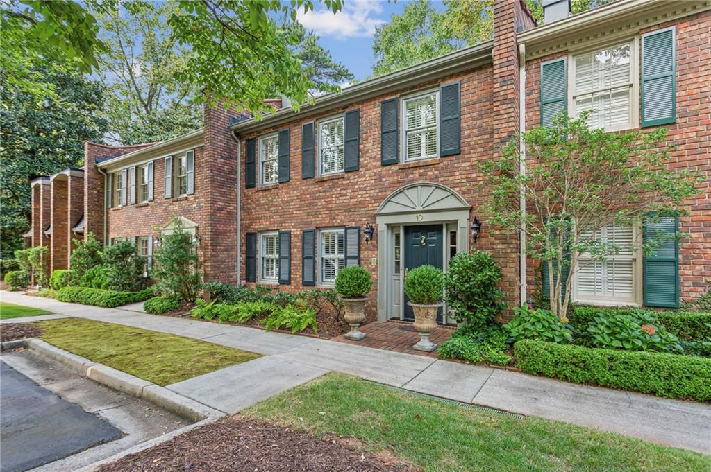 70 Old Ivy Road UNIT #10 Atlanta, GA 30342