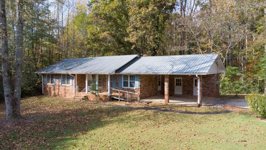 212 West Circle Dahlonega, GA 30533