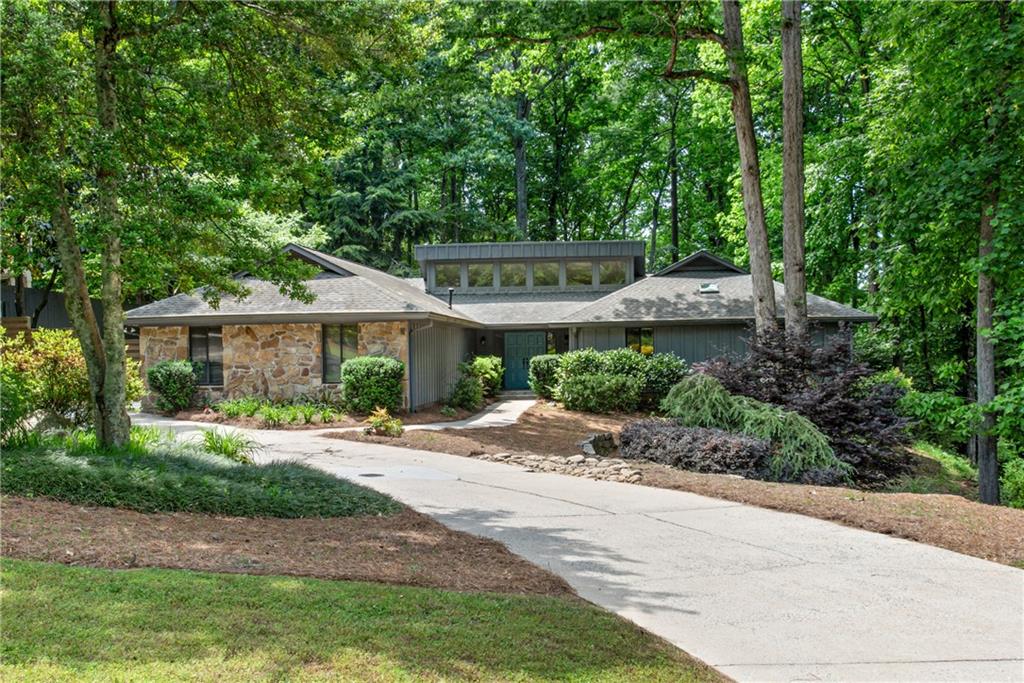 220 Mountain Point Roswell, GA 30075
