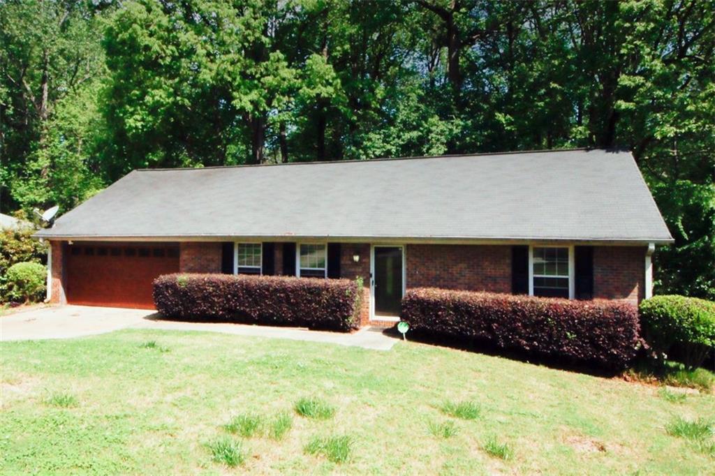 300 Victoria Drive Ellenwood, GA 30294