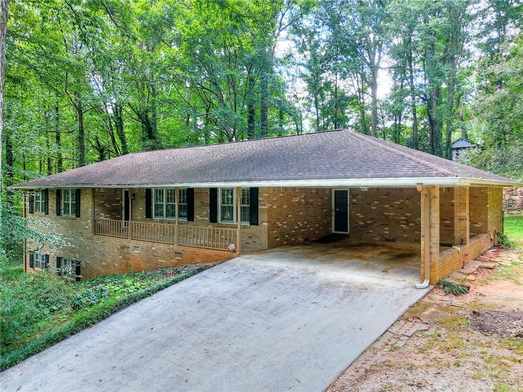 1717 Grandeus Lane Stone Mountain, GA 30087