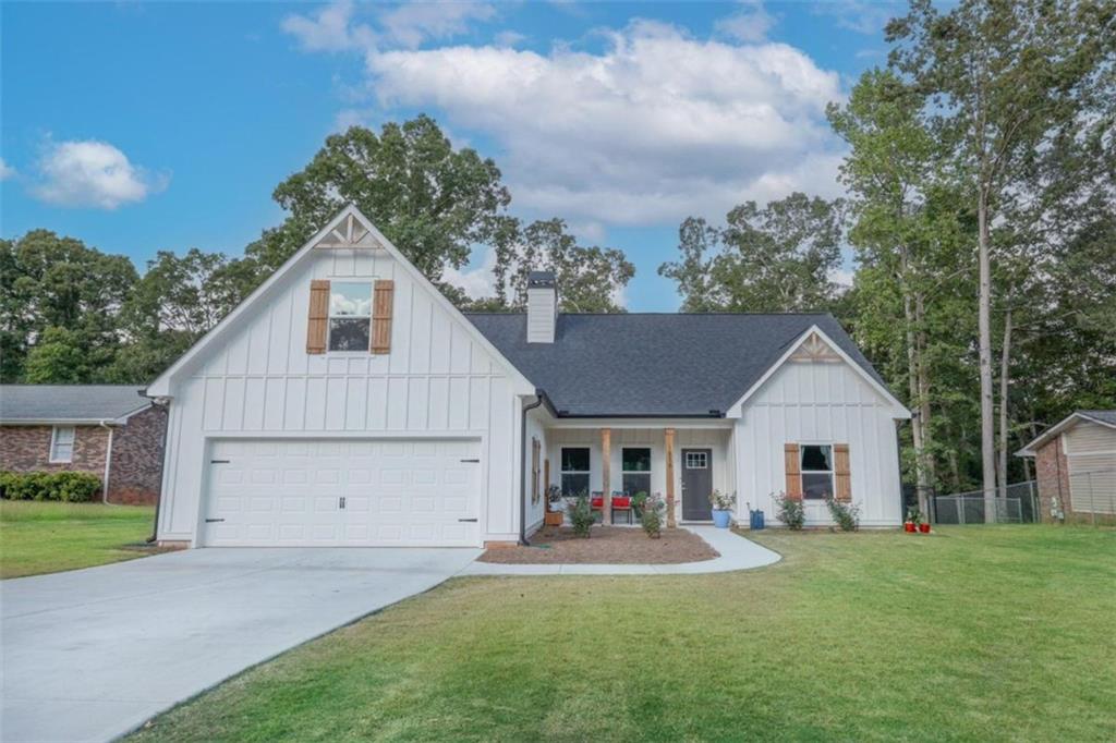 1816 Oak Spring Street Statham, GA 30666