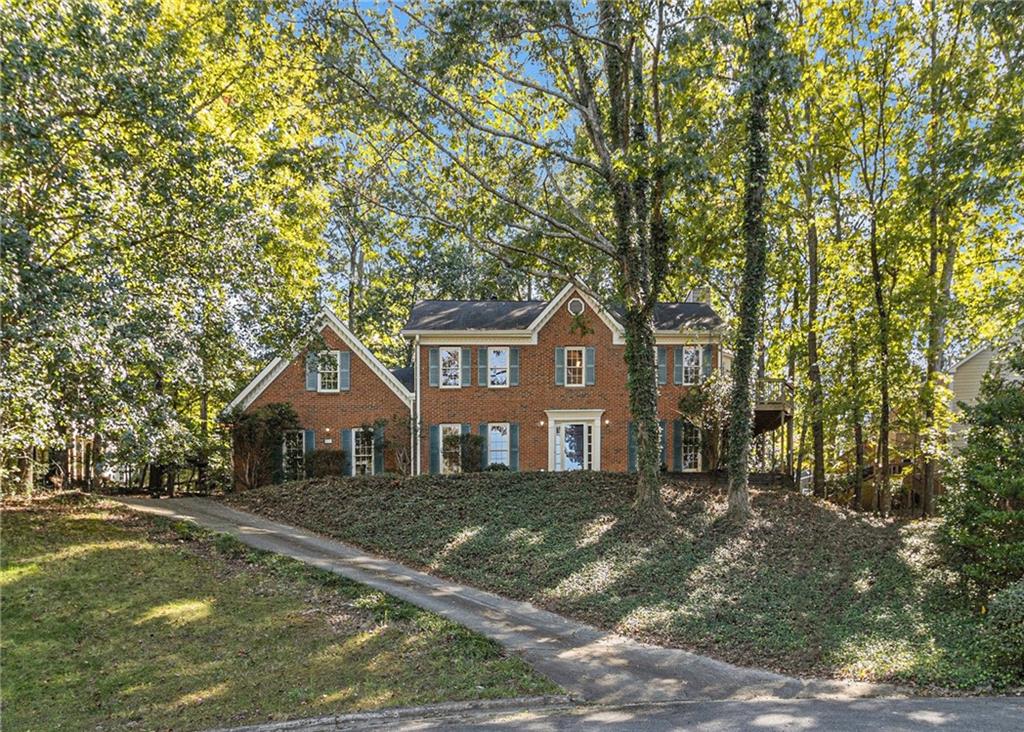 210 Glenrose Court Roswell, GA 30076